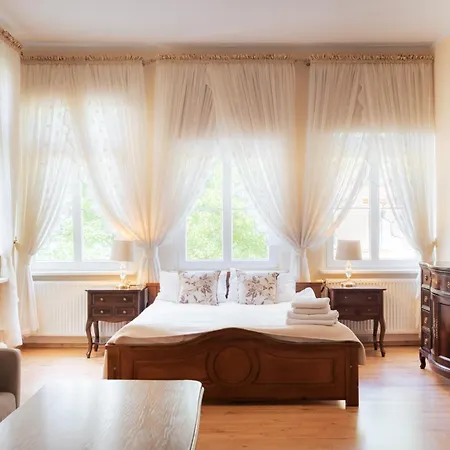 Dusia ミエンジズドロイェ